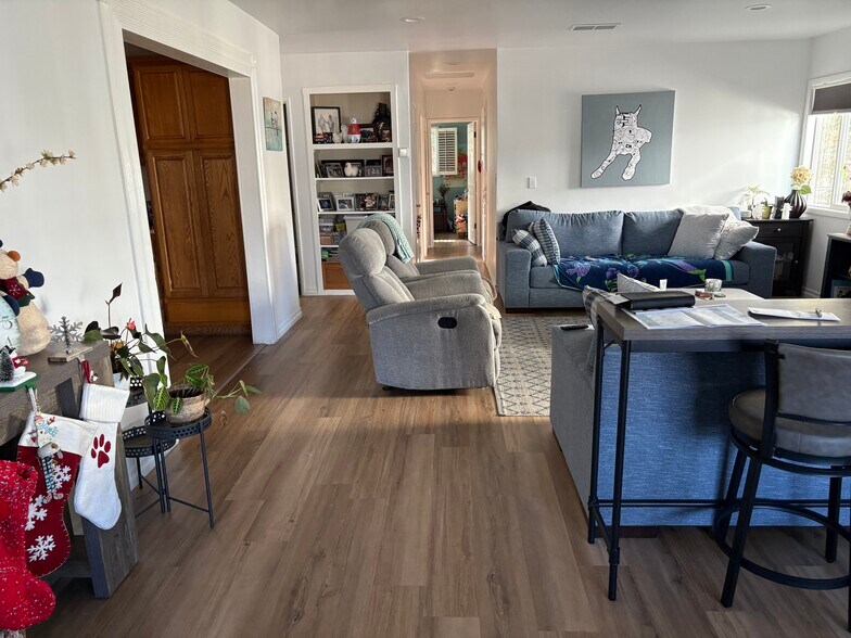 Building Photo - 2405 Perkins Ln