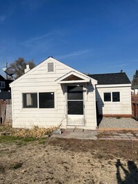 Building Photo - Newly remodeled 1 bed/1 bath home w/fenced...