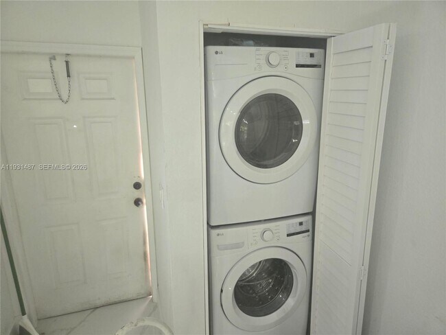 Building Photo - 17337 NW 7th Ave