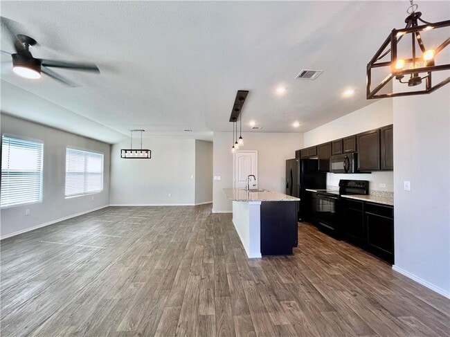 Building Photo - 5909 Ronee Leah Dr
