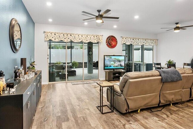 Building Photo - 12444 Brick Cobblestone Dr