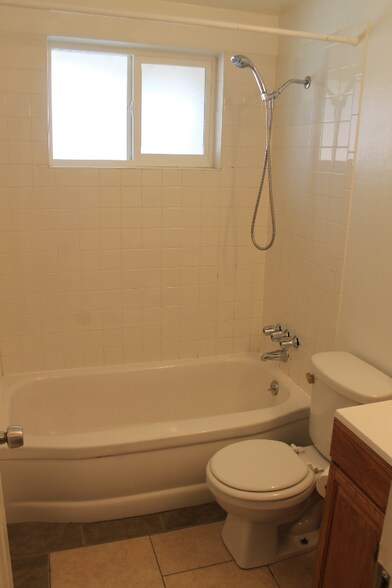 Building Photo - 4225 W 70th Pl