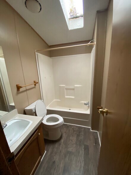 Building Photo - 4184 Bickel St