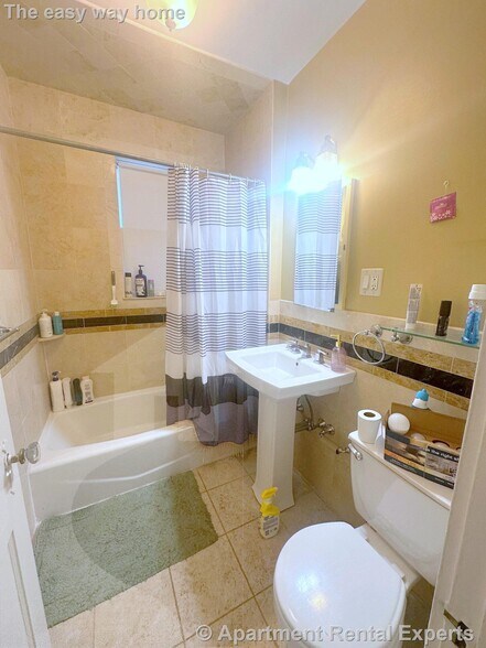 Building Photo - 172 Norfolk St