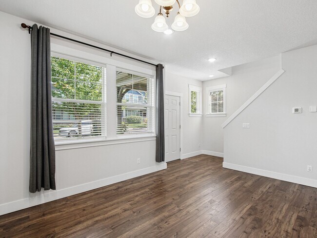 Building Photo - 15212 NW Cosmos St
