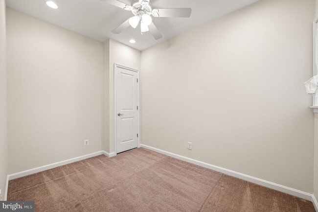 Building Photo - 2533 S Rosewood St