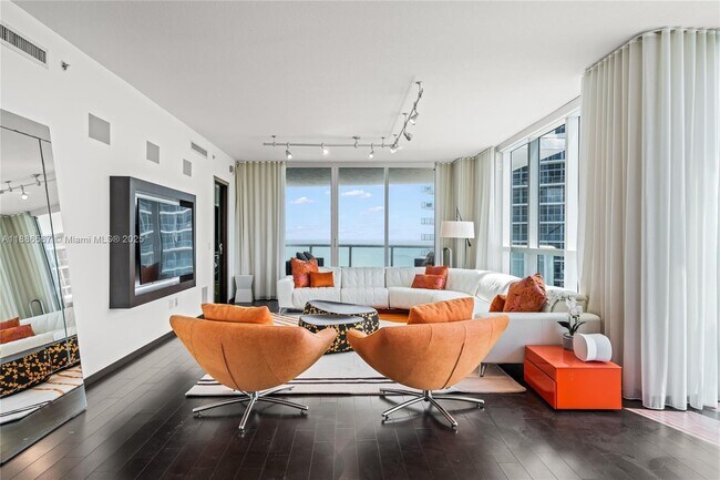 Primary Photo - 3801 Collins Ave