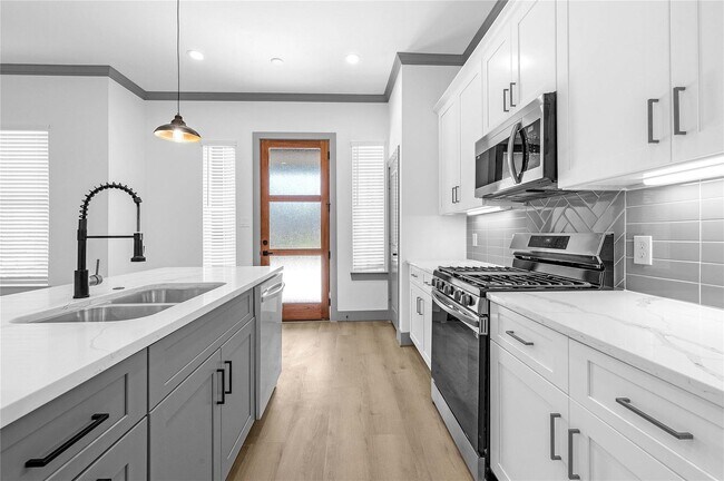 Building Photo - Bunche Duplexes