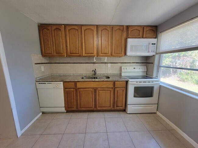 Building Photo - 4542 Grand Central Ave