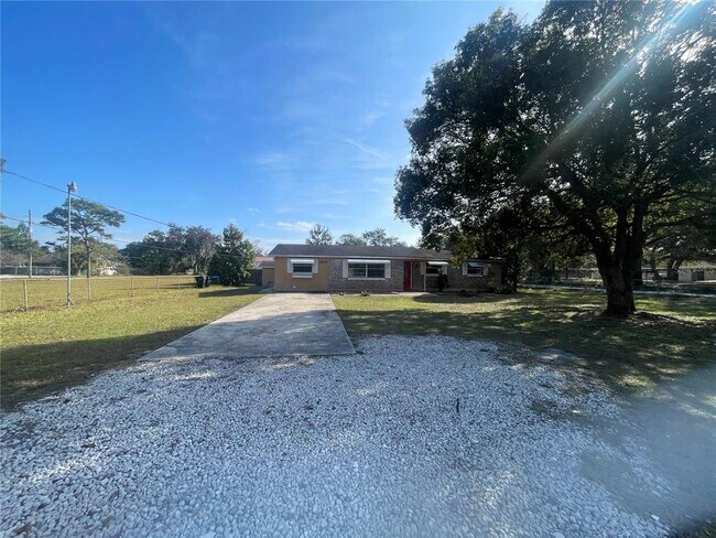 Building Photo - 1657 N Chickasaw Trail