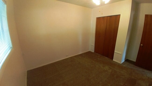 Building Photo - Comfortable 3/Bed-2 Bath Home with a Deck and Fenced Backyard