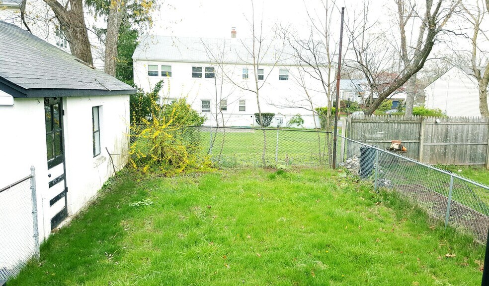 Building Photo - 180 Highland Ave