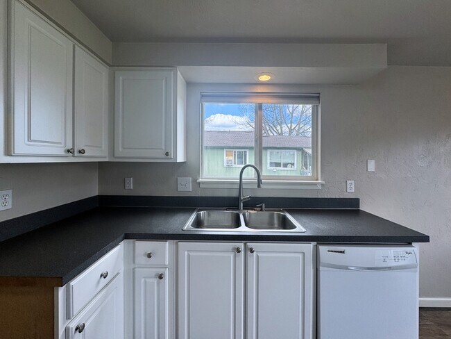 Building Photo - 5495 A St
