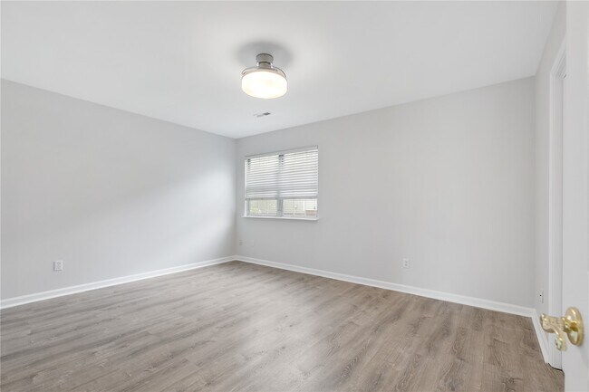 Building Photo - 8901 Cardinal Terrace