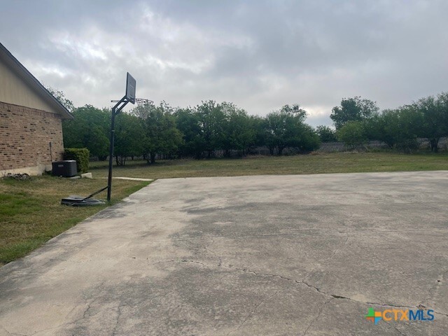 Building Photo - 510 Kellys Way
