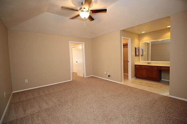 Building Photo - 3873 Pecan Cir