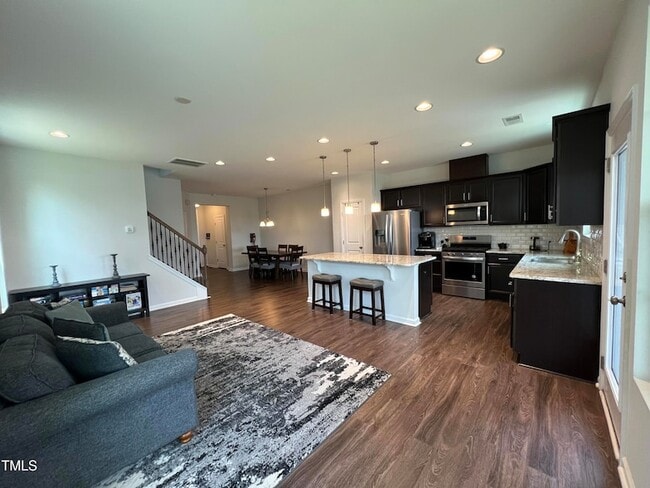 Building Photo - 1109 Little Gem Ln