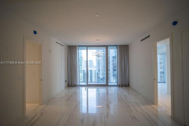 Building Photo - 300 Biscayne Blvd Way