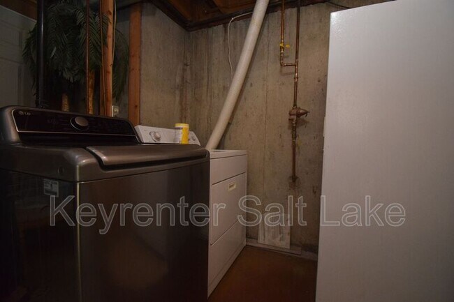 Building Photo - 3582 E Mardonna Way