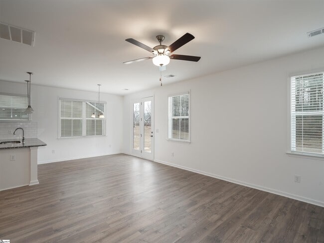 Building Photo - 30 Thorne St