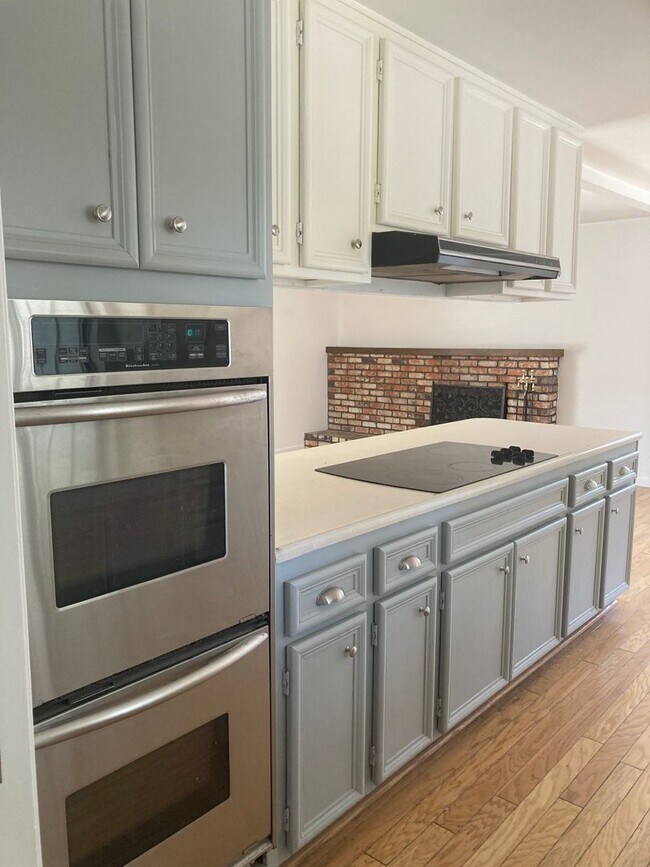 Building Photo - Beautiful Eastridge Home!