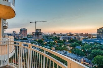 Building Photo - 3225 Turtle Creek Blvd