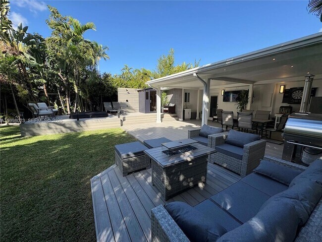 Building Photo - 1205 NE 17th Terrace