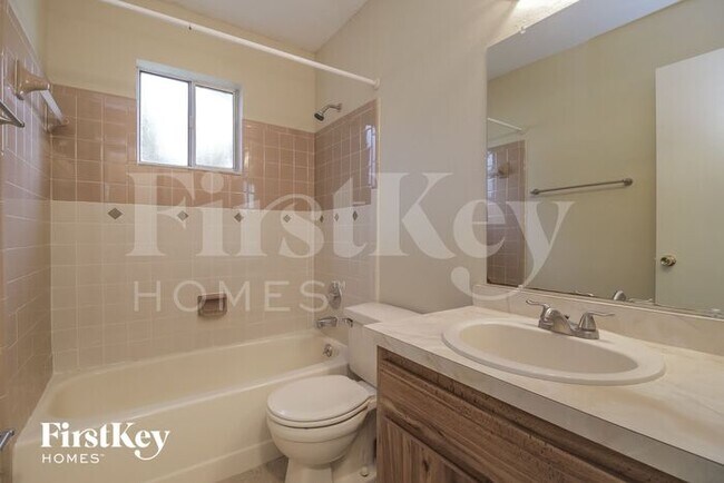 Building Photo - 1303 Willow Springs Ct