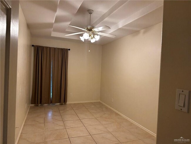 Building Photo - 2308 Oriole Ave