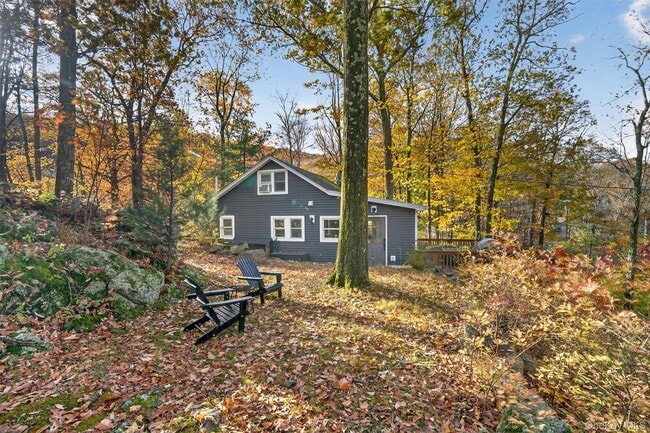 Building Photo - 7 4th Rd