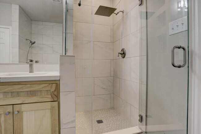 Building Photo - 1408 S Friendswood Dr