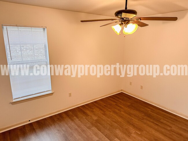 Building Photo - 1750 Longfellow Dr