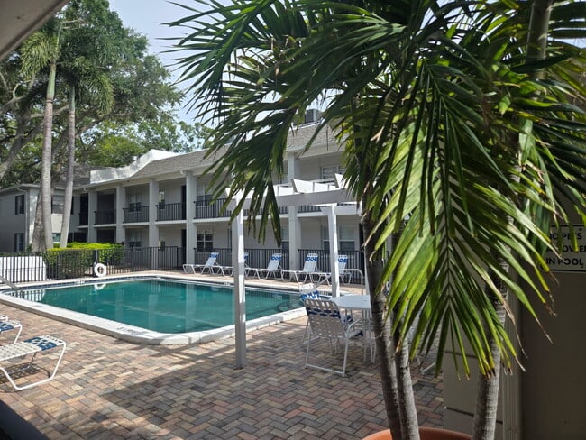Building Photo - 5221 Bayshore Blvd