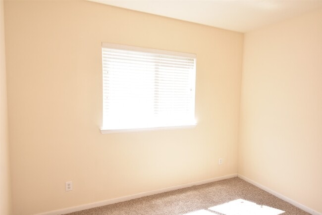 Building Photo - 8059 Villa De Norte St