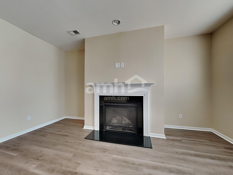 Building Photo - 3597 Locklear Ln