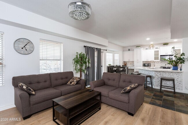 Building Photo - 11015 W Laurelwood Ln