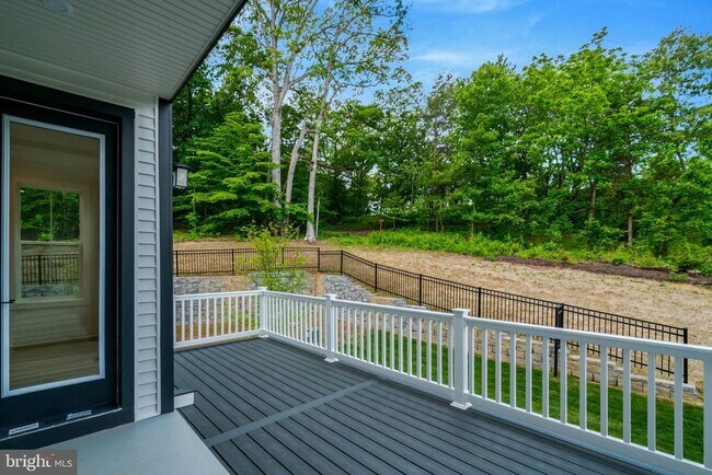 Building Photo - 9418 Dandelion Dr