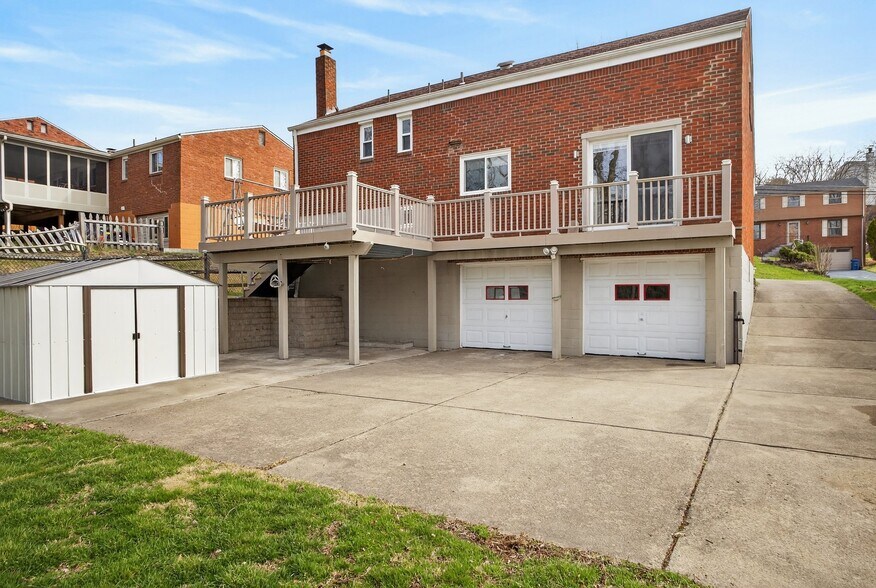 Building Photo - 455 Grace St