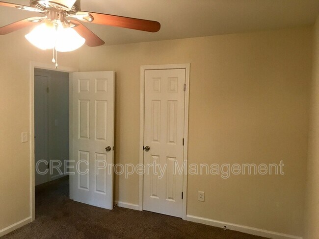 Building Photo - 205 Weber Rd