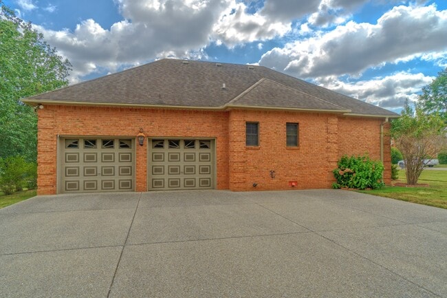 Building Photo - 107 Geers Ct