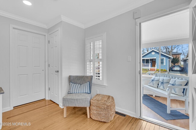 Building Photo - 629 Redmond Ave