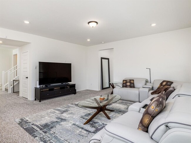 Building Photo - 3921 Riardo Dr