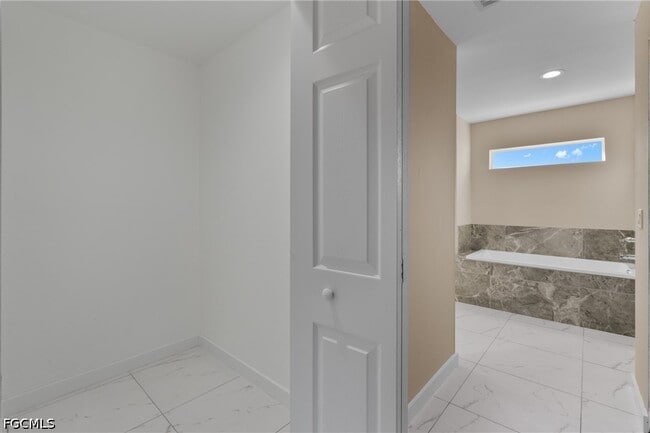 Building Photo - 3513 NE 17th Pl