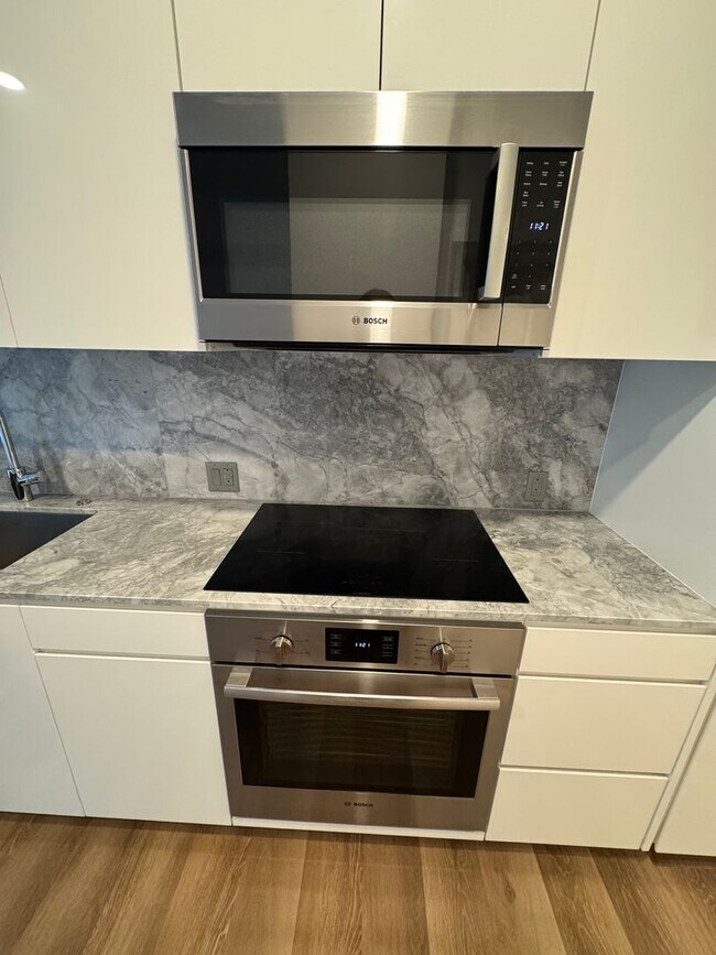 Building Photo - Immaculate studio at A'ali'i at Ward Village