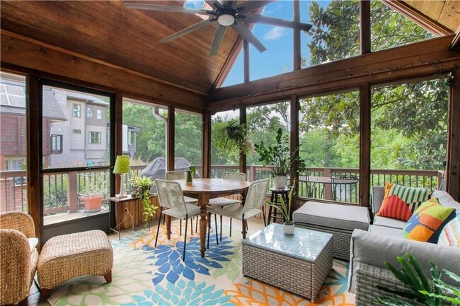 Building Photo - 925 Highland Terrace NE