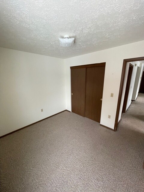 Building Photo - 636 Everett St