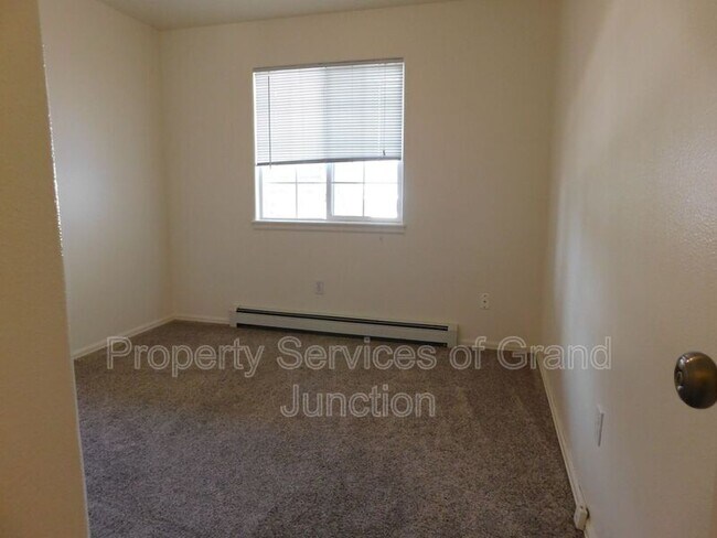 Building Photo - 1157 E Carolina Ave