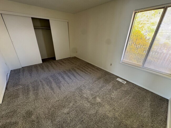 Building Photo - Live in the Timbers