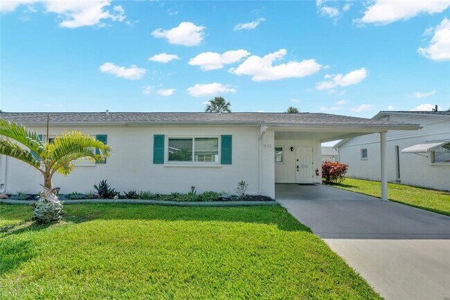 Building Photo - 5996 Hibiscus Dr