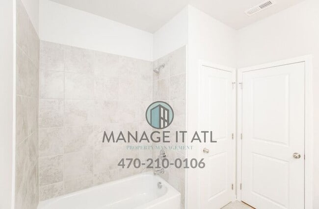 Building Photo - Elegant 4 Bedroom Townhome in Prime in Doraville